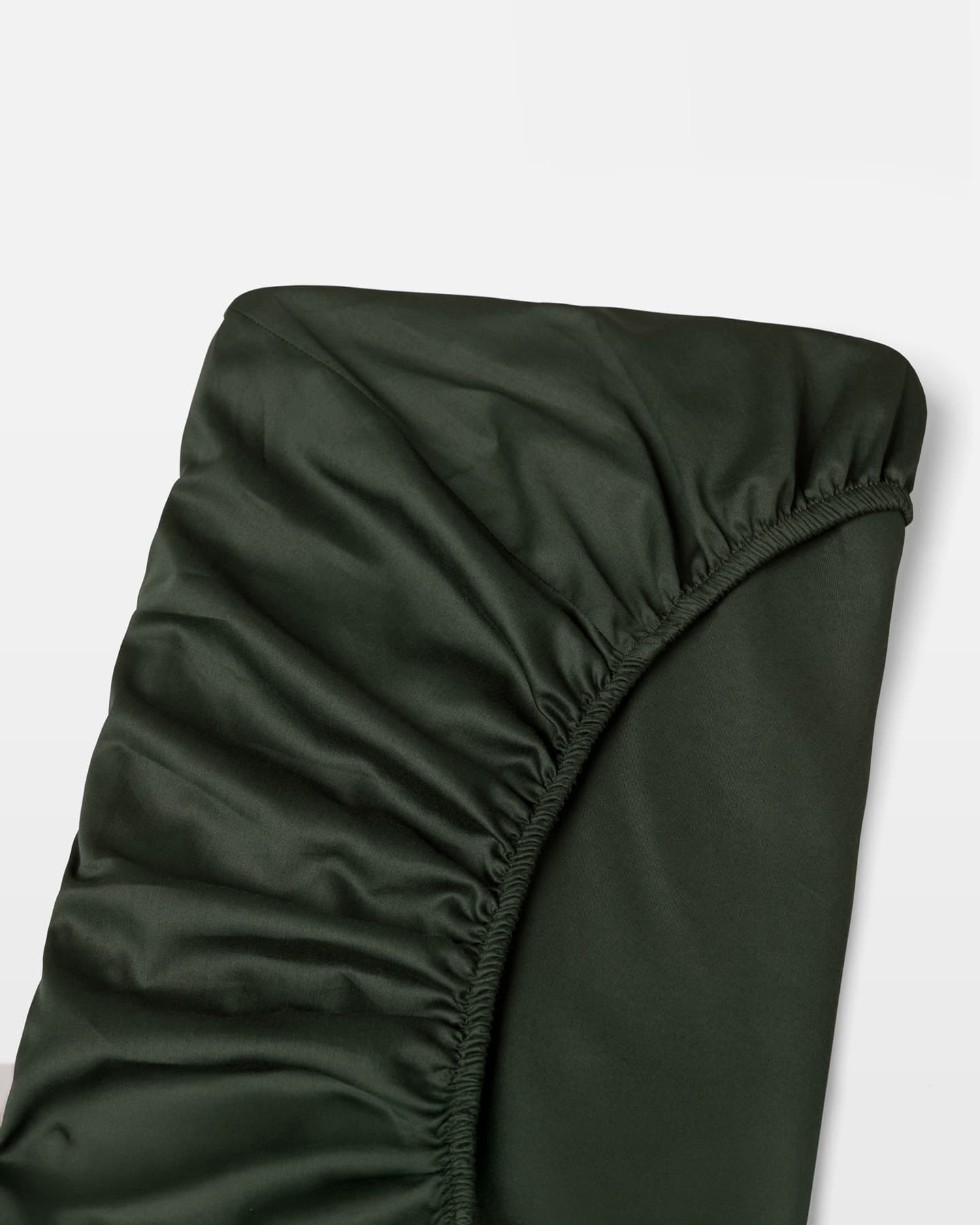 Muotoonommeltu lakana Lind - Forest Green