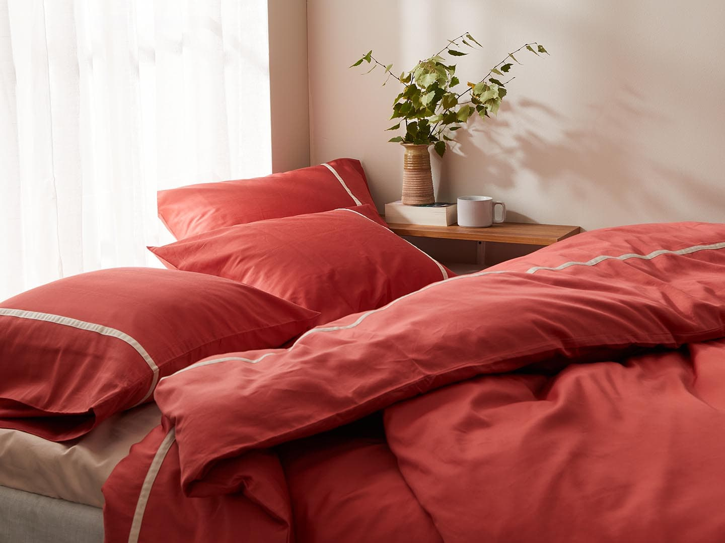 Tyynyliina Gatt - Indian Red