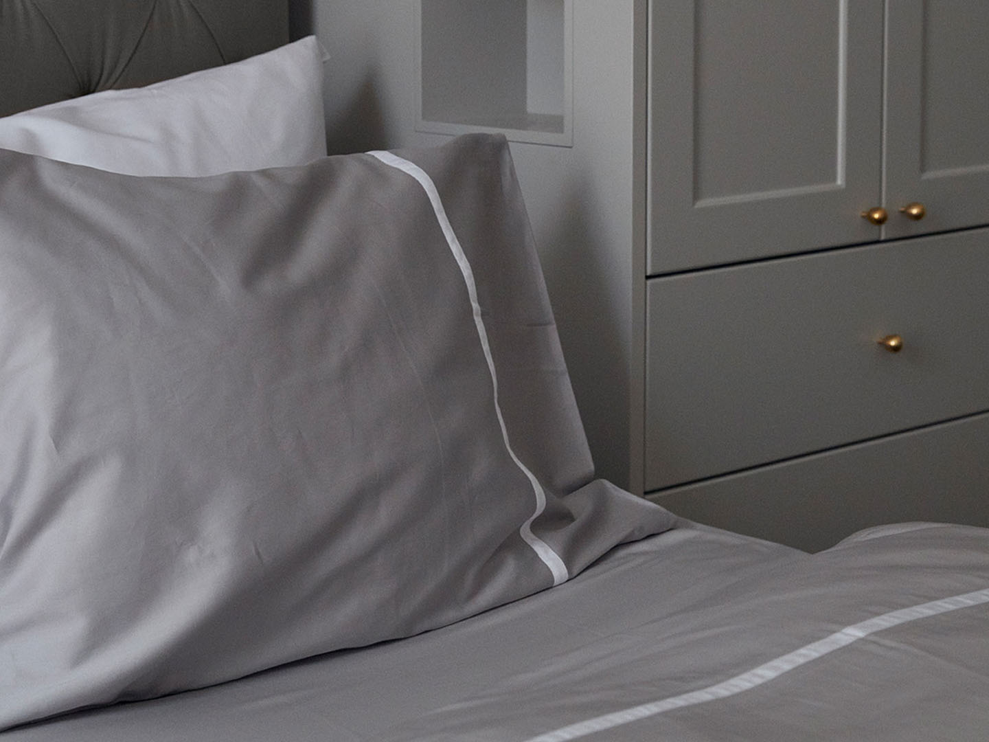 Muotoonommeltu lakana Concrete Grey