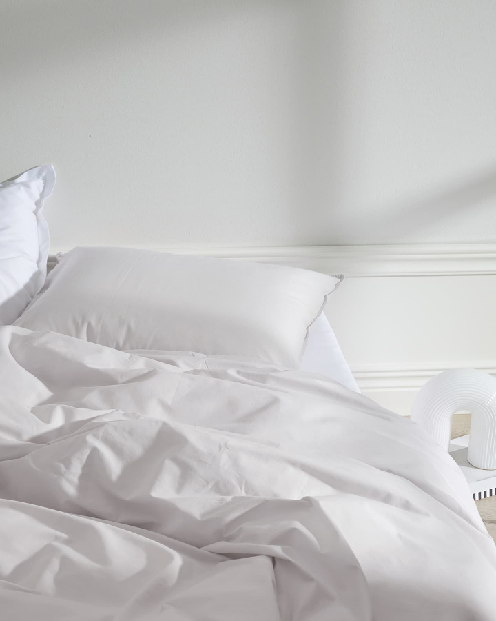 Tyynyliina Nejd Percale - Pearl Grey ryhmässä Lakanat / Tyynyliinat @ A L V A (1147)