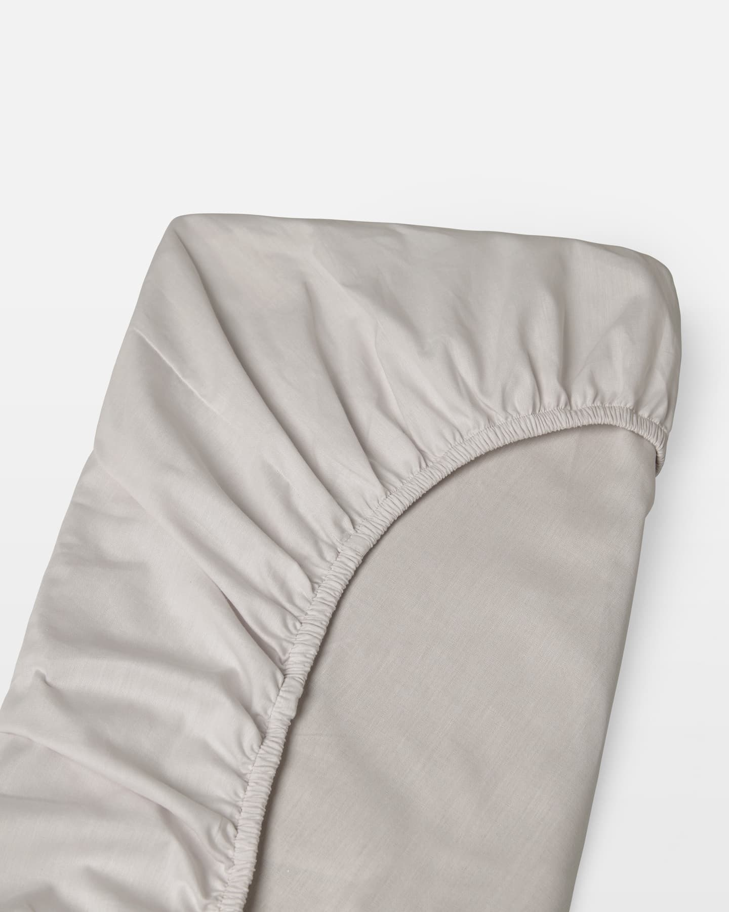 Muotoonommeltu lakana Nejd Percale - Khaki Grey