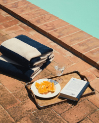 Rantapyyhe Vinda - Seashell Beige / Midnight Blue Rantapyyhe Vinda - Seashell Beige / Midnight Blue